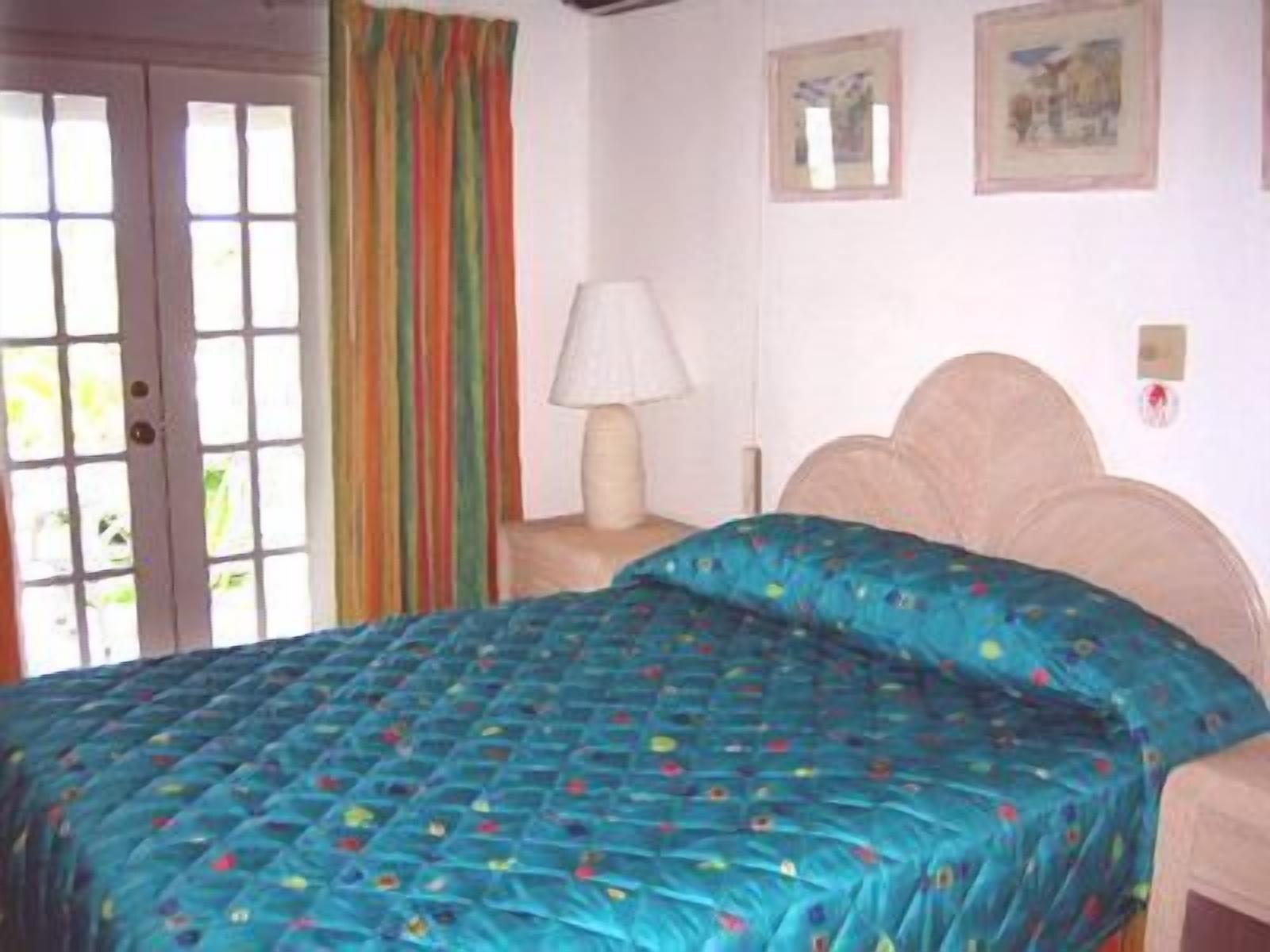 Dickenson Bay Cottages Cedar Grove Экстерьер фото