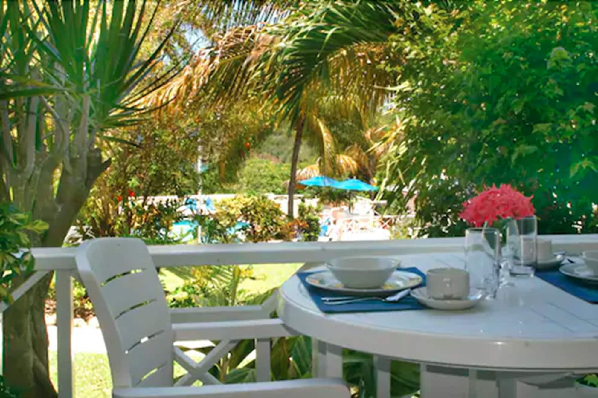 Dickenson Bay Cottages Cedar Grove Экстерьер фото