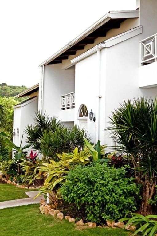 Dickenson Bay Cottages Cedar Grove Экстерьер фото