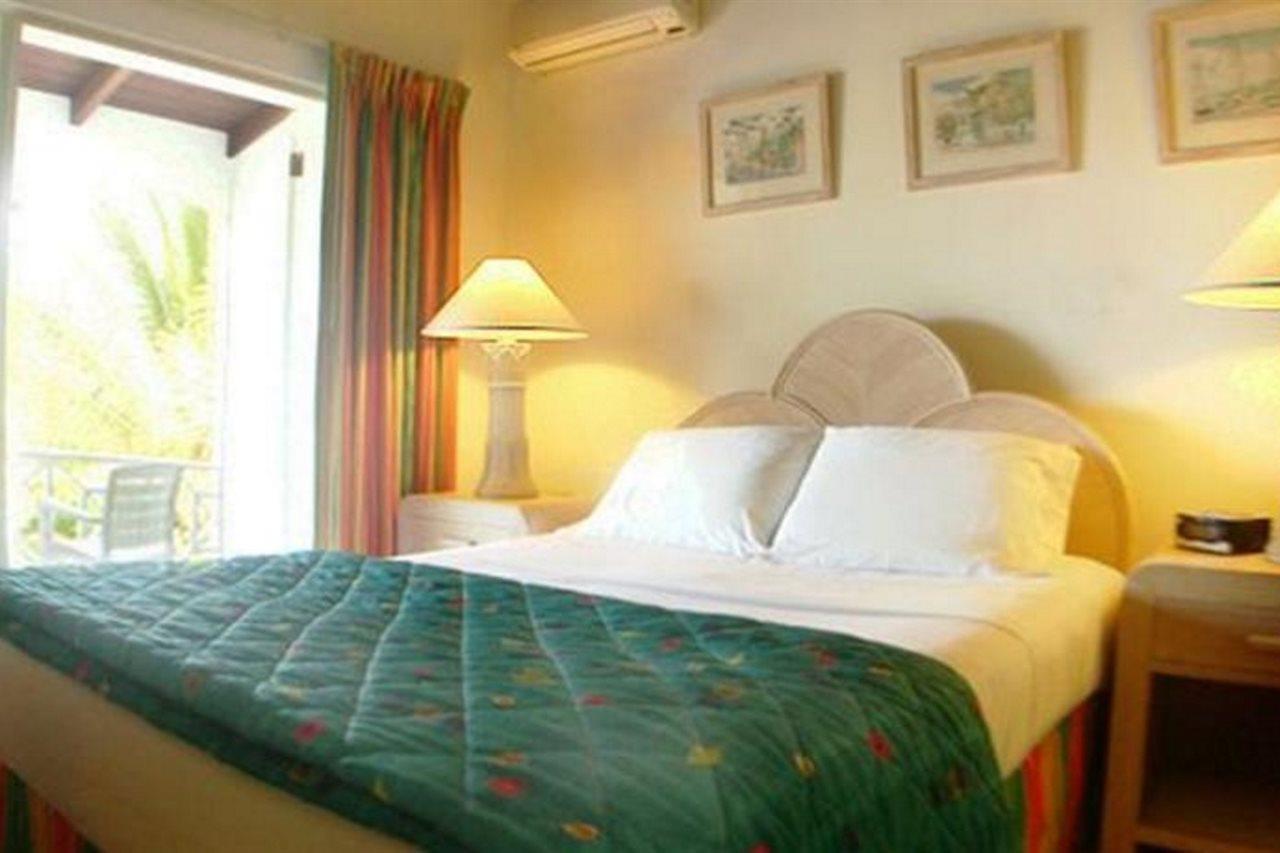 Dickenson Bay Cottages Cedar Grove Экстерьер фото