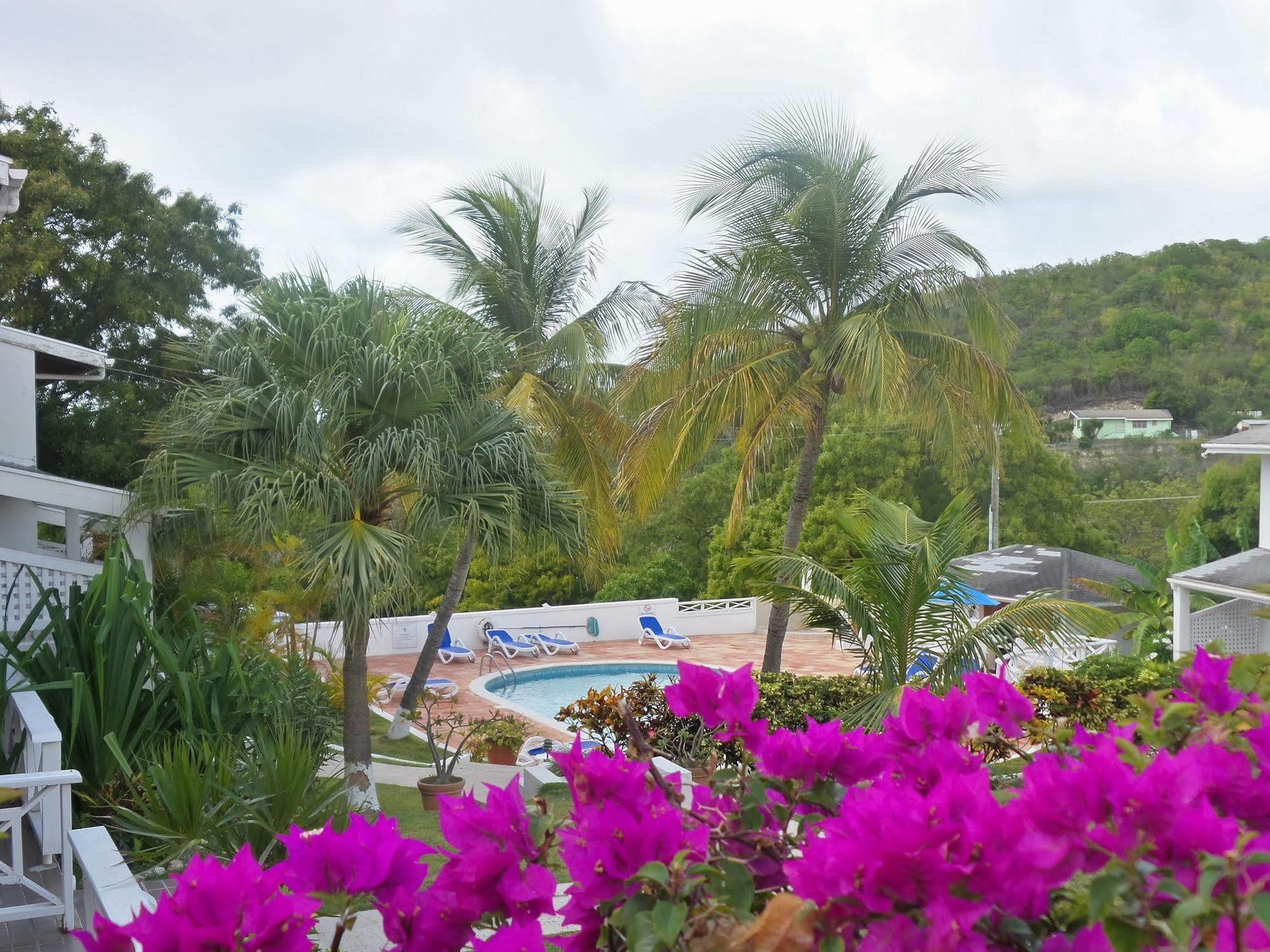 Dickenson Bay Cottages Cedar Grove Экстерьер фото